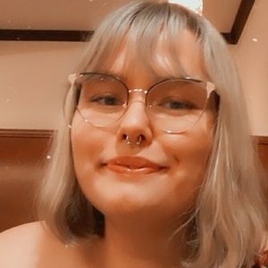 Meet your Posher, Chloe